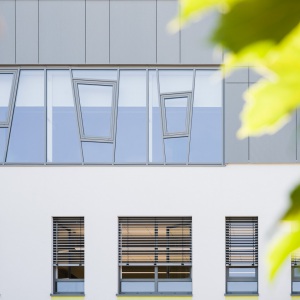 zbliżenie fasady szkoły w Schwedt Niemcy