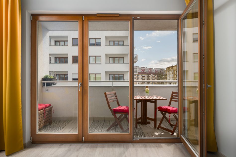 Sesja zdjęciowa apartamentu w Świnoujściu, ładnie urządzony balkon